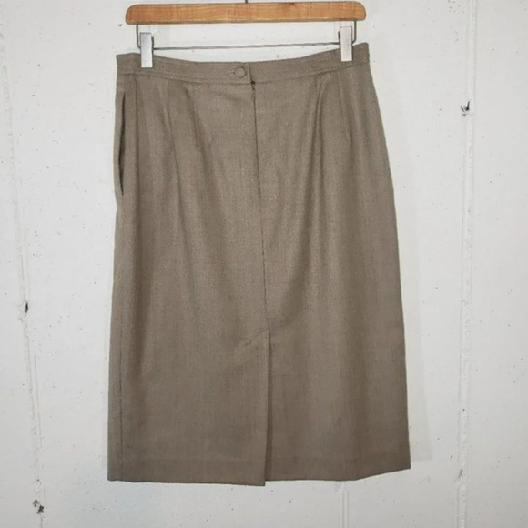 Liz Claiborne Collection 12 tan wool career skirt - Picture 3 of 4